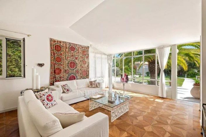 Image No.28-4 Bed House for sale