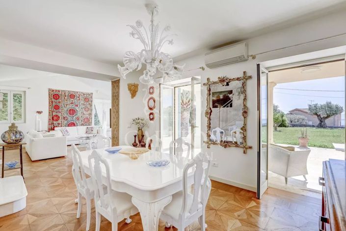 Image No.5-4 Bed House for sale