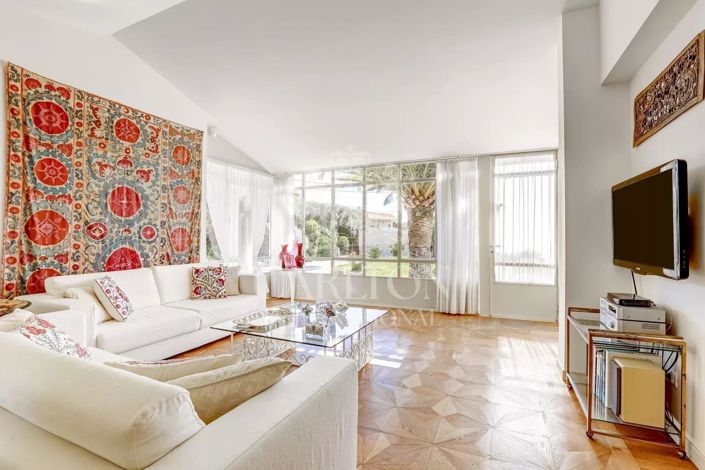 Image No.8-4 Bed House for sale