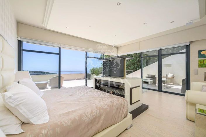 Image No.10-8 Bed House for sale