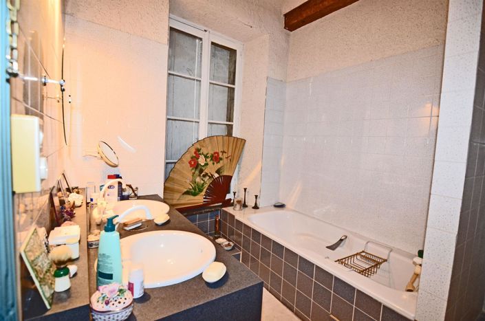 Image No.20-6 Bed House for sale