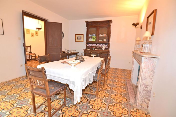 Image No.7-6 Bed House for sale