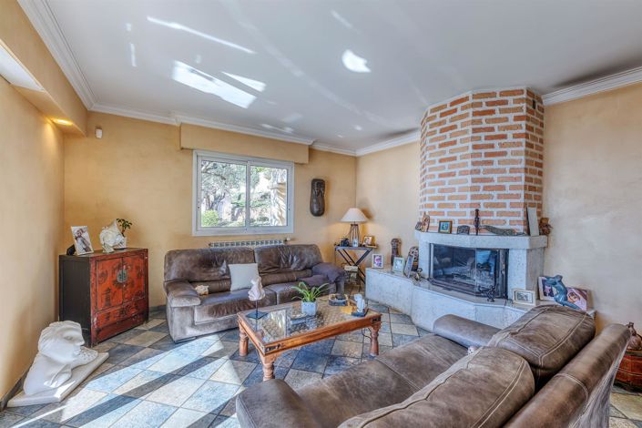 Image No.20-4 Bed House for sale