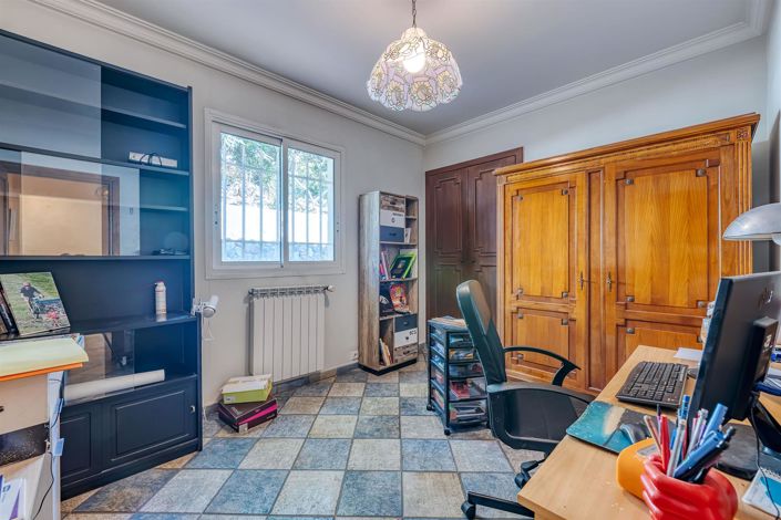 Image No.26-4 Bed House for sale