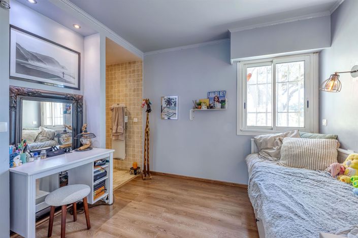 Image No.34-4 Bed House for sale