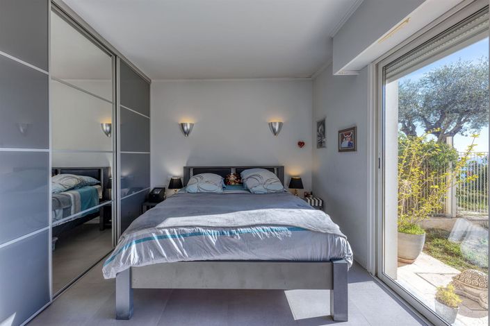 Image No.37-4 Bed House for sale