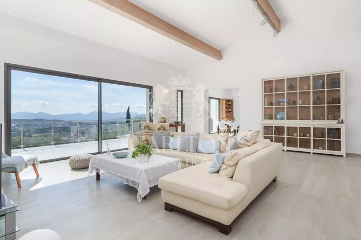 Image No.3-6 Bed House for sale