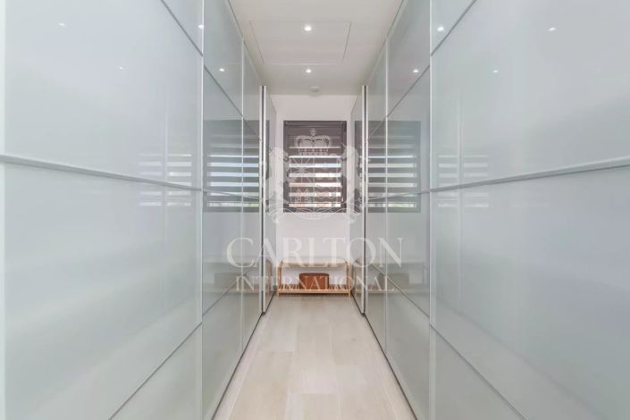 Image No.9-6 Bed House for sale