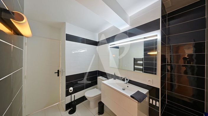 Image No.11-3 Bed Apartment for sale