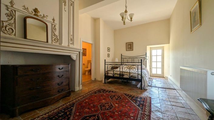 Image No.13-10 Bed House for sale