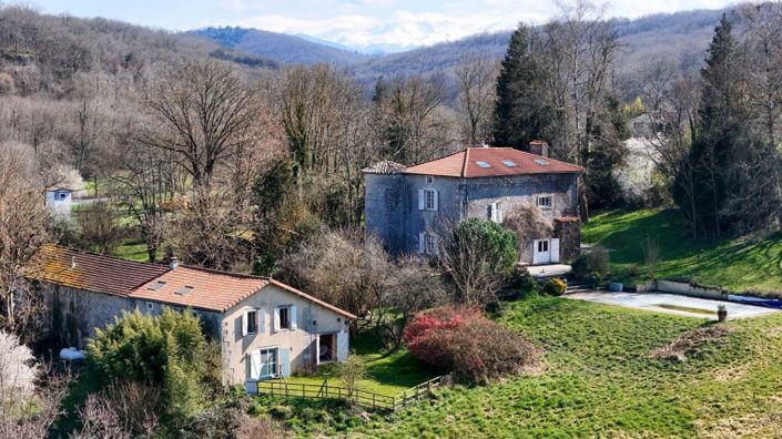 Image No.2-10 Bed House for sale