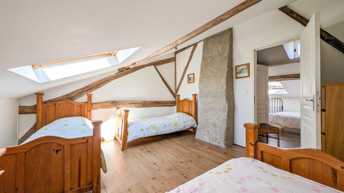 Image No.20-10 Bed House for sale