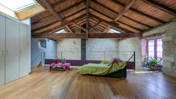 Image No.28-10 Bed House for sale