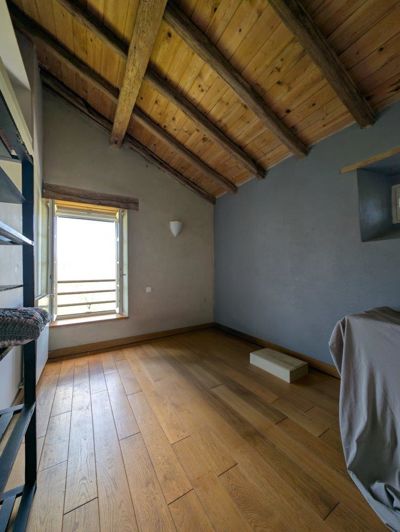 Image No.30-10 Bed House for sale