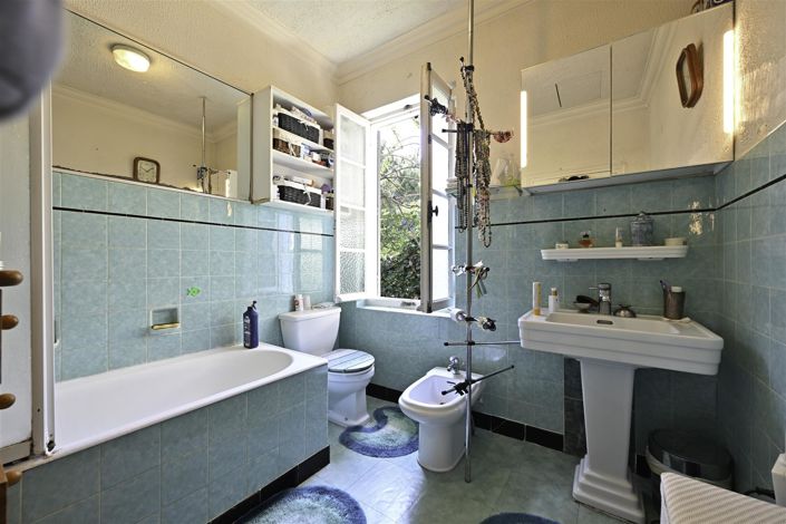 Image No.9-3 Bed House for sale