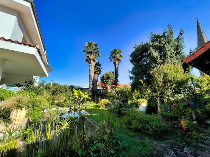 Image No.18-7 Bed House for sale