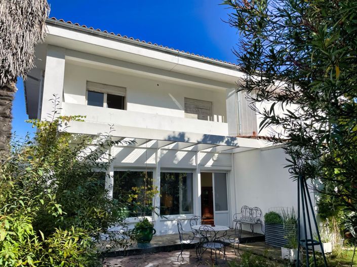 Image No.2-7 Bed House for sale