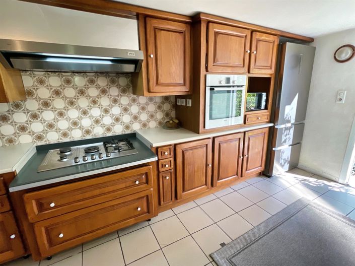 Image No.7-7 Bed House for sale