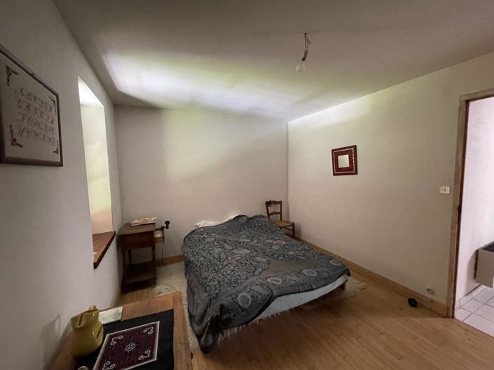 Image No.19-6 Bed House for sale