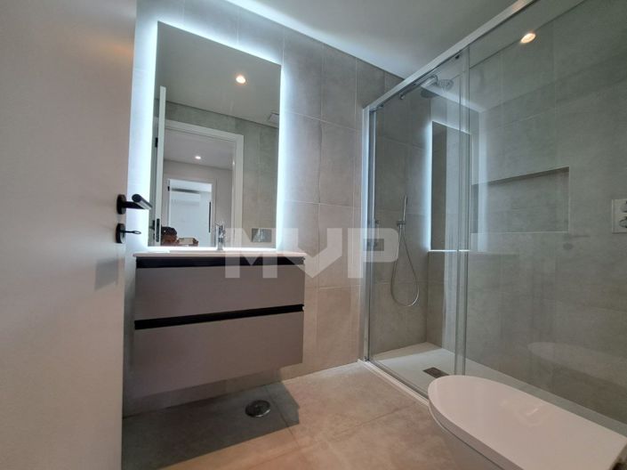 Image No.12-4 Bed House for sale