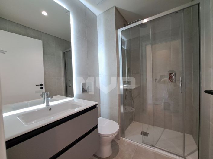 Image No.18-4 Bed House for sale