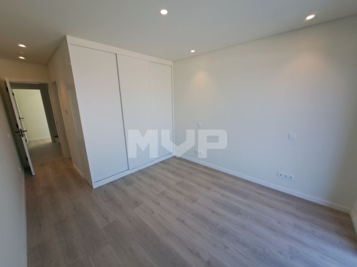 Image No.24-4 Bed House for sale