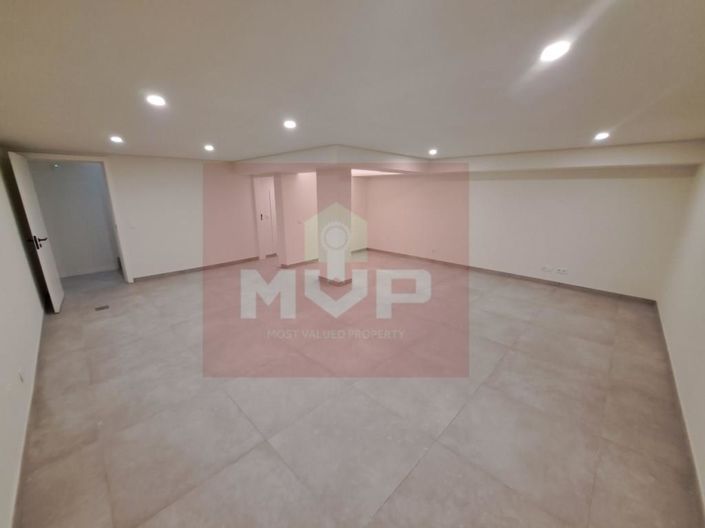 Image No.12-4 Bed House for sale