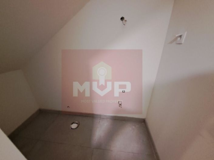 Image No.15-4 Bed House for sale