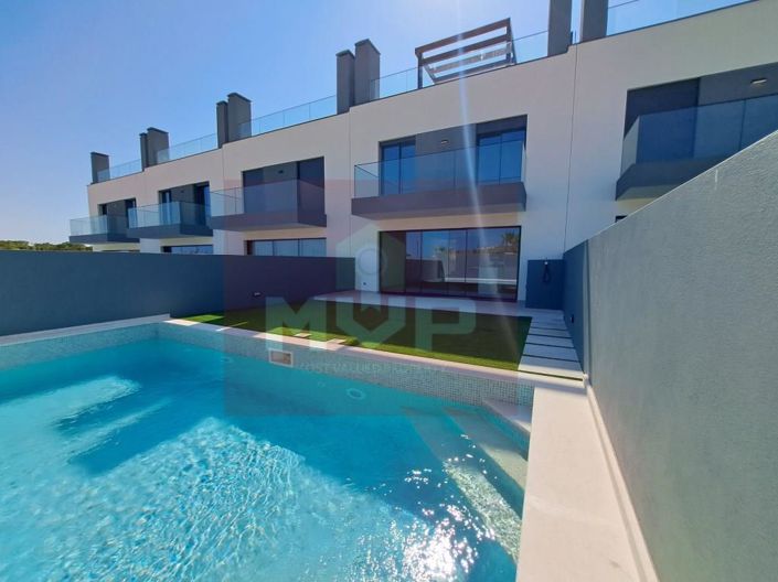 Image No.16-4 Bed House for sale