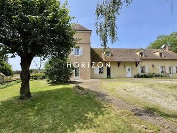 1 - Sennecey-le-Grand, House