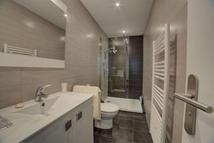 Image No.12-4 Bed House for sale