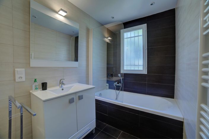 Image No.14-4 Bed House for sale