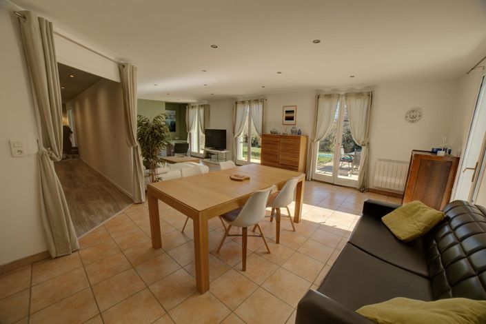 Image No.7-4 Bed House for sale