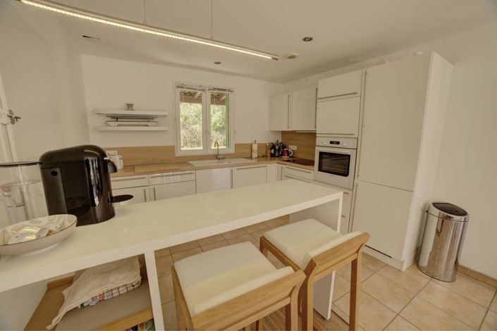 Image No.8-4 Bed House for sale