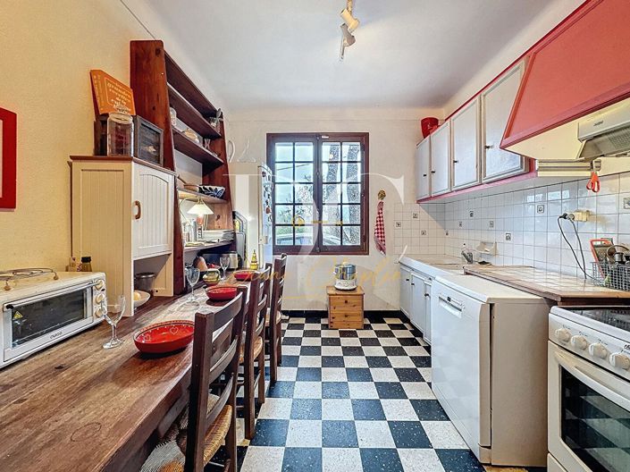 Image No.6-4 Bed House for sale