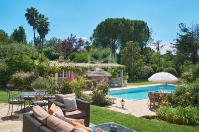 6 Bed House for sale