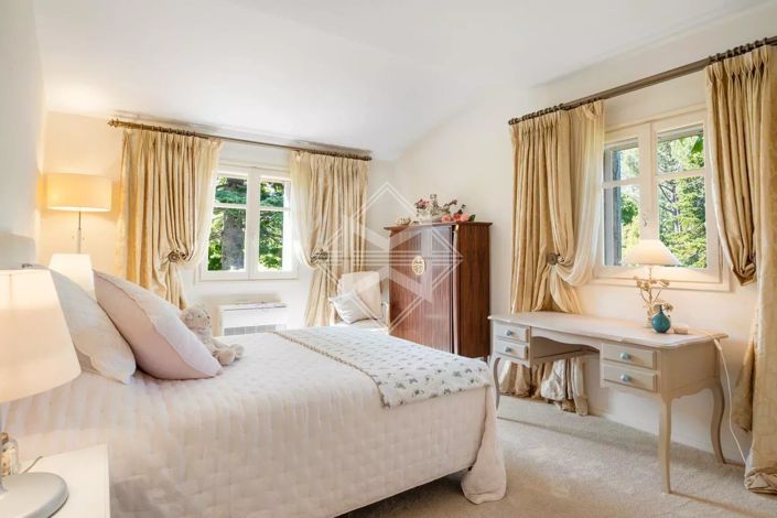 Image No.12-6 Bed House for sale