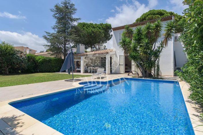 Image No.1-4 Bed House for sale