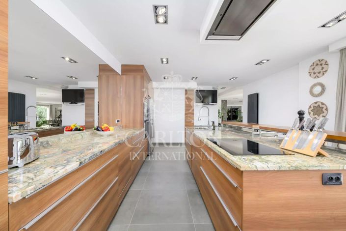 Image No.5-5 Bed House for sale