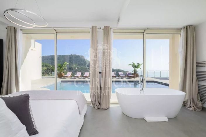 Image No.6-5 Bed House for sale