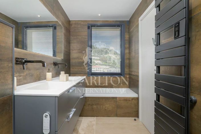 Image No.11-4 Bed House for sale