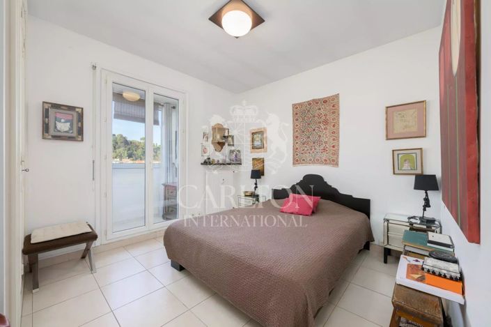 Image No.14-5 Bed Property for sale