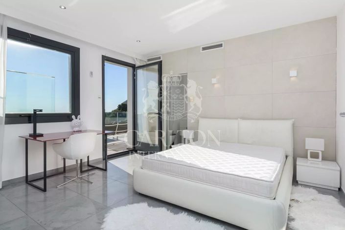 Image No.13-4 Bed House for sale