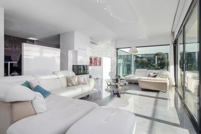 Image No.5-4 Bed House for sale