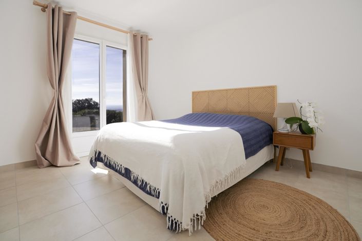 Image No.19-4 Bed House for sale