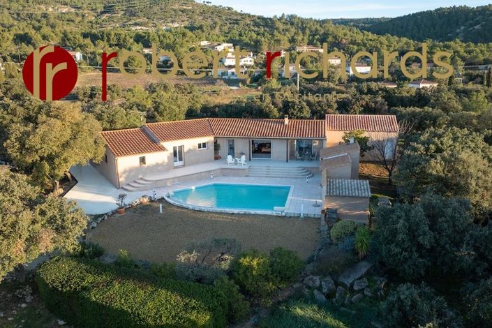 Image No.2-4 Bed House for sale