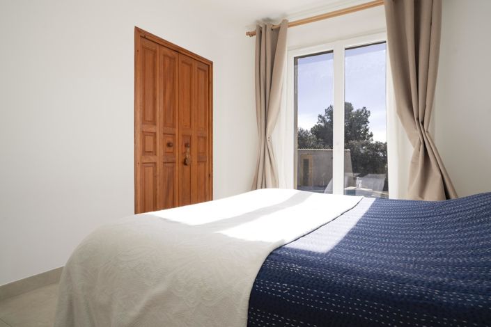 Image No.20-4 Bed House for sale