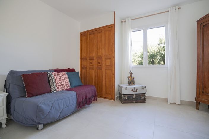 Image No.26-4 Bed House for sale