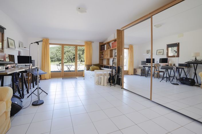 Image No.28-4 Bed House for sale