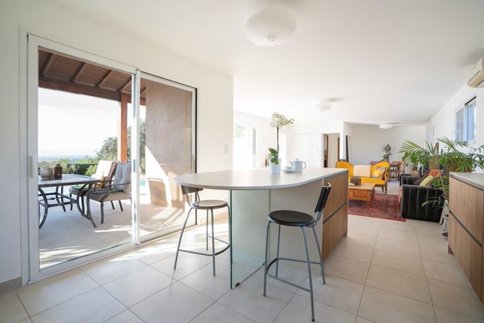 Image No.5-4 Bed House for sale